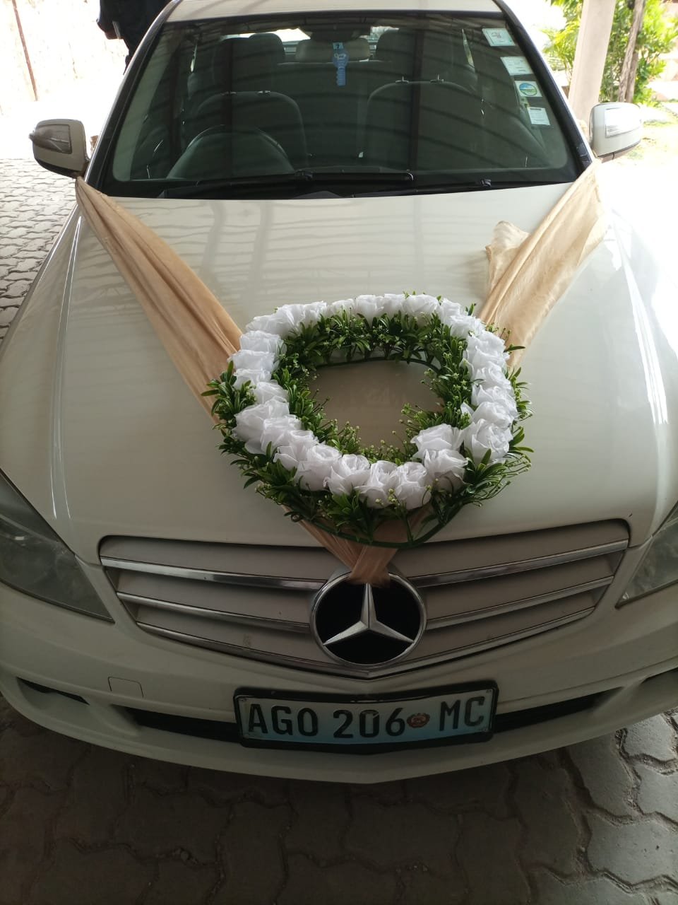 Mercedes Classe C decorado para casamento